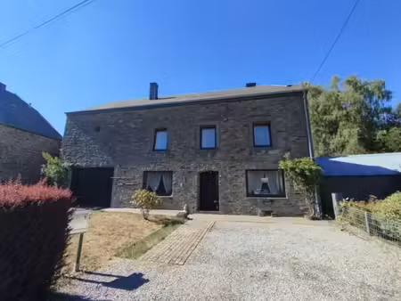 charmante bâtisse au coeur de maissin