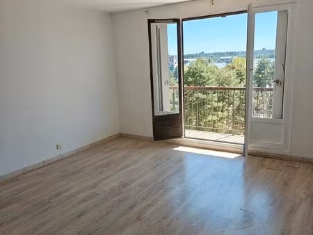 neuilly-sur-marne – f4 de 87 m² traversant  balcon plein sud  cave et box