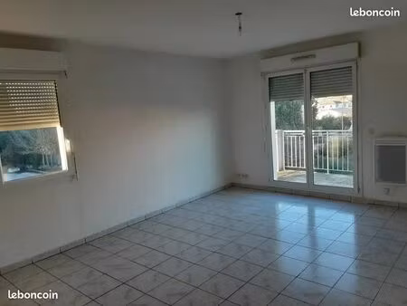 location appartement 3 pieces 67m2 avec piscine et 2 parkings