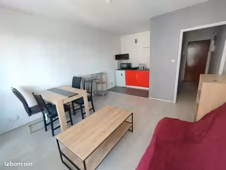 studio meublé 25m2 & balcon avenue de strasbourg proche hôpital legouest