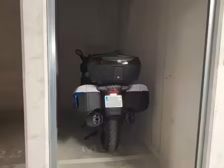 parking moto box individuel fermé joliette
