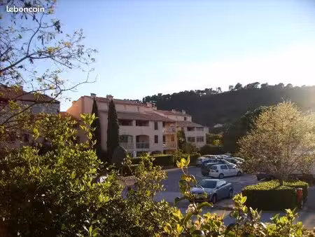 spacieux studio résidentiel jardin parking nominatif