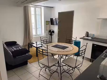 location meublée appartement 3 pièces 41 m² à avignon (84000)  650 €