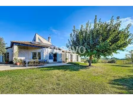 vente maison 5 pièces de 136m² - 13200 arles