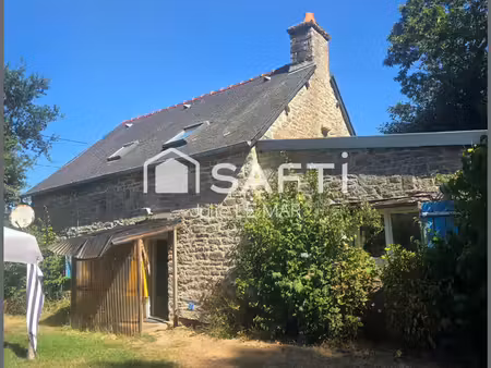 maison en pierre pleine de charme.