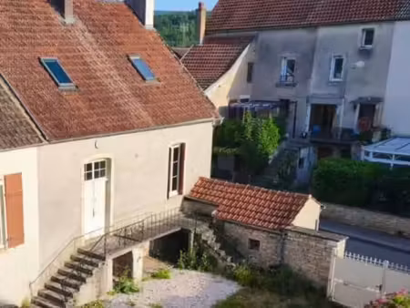 maison ancienne de 4 pièces 92.11 m2 avec jardin clos