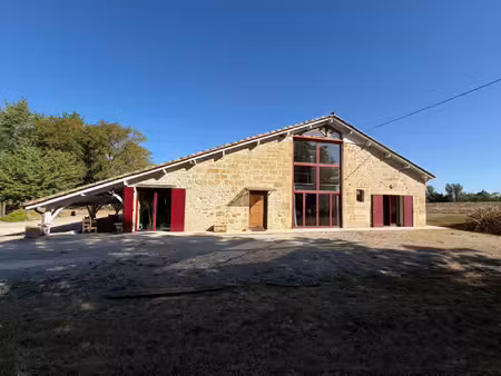 magnifique propriété en pierre de 300 m3 4 chambres sur plus de 2000 m2 de jardin