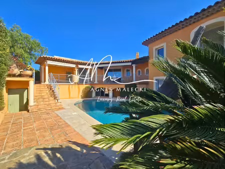 le lavandou saint-clair villa avec piscine  vue mer et 5 chambres