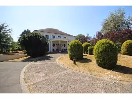 aubrives villa de caractere sur un terrain de 3600 m2  proche de la nature
