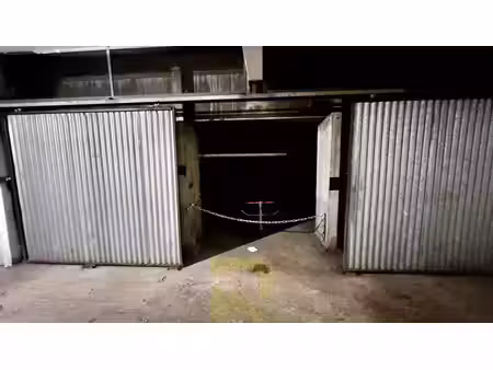 parking / box