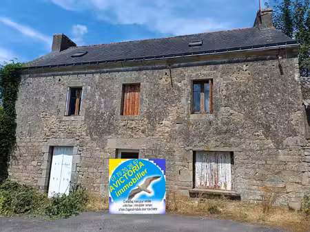 maison 3 pièces 110 m2 à rénover.