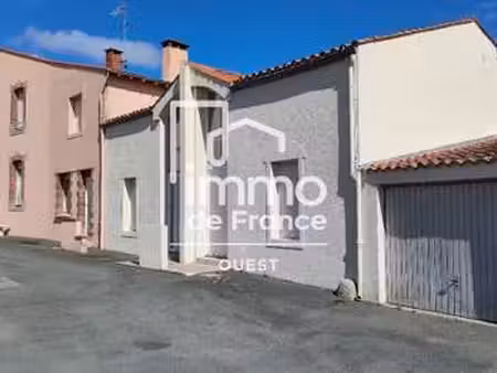 location appartement 2 pièces à la roche-sur-yon (85000) : à louer 2 pièces / 34m² la roch