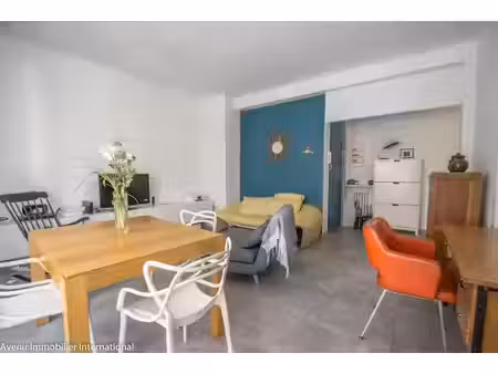 location appartement 3 pièces 73 m² à antibes (06600)  1 400 €