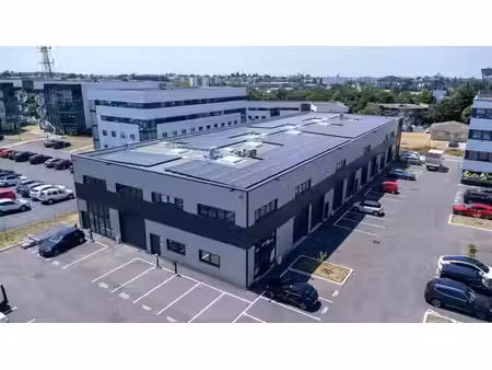 location local d’activités artigues pres bordeaux 33370 444m²