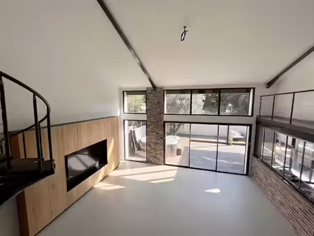 authentique loft avec extérieur