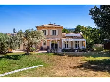 malemort du comtat - villa provençale avec vue ventoux  piscine et appartement indépendant