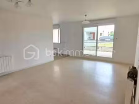vente appartement 3 pièces à sainte-gemmes-sur-loire (49130) : à vendre 3 pièces / 69m² sa