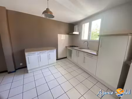 location appartement 4 pièces 75m² nevian 11200