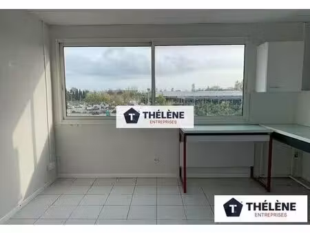 location local professionnel 70m² mauguio 34130