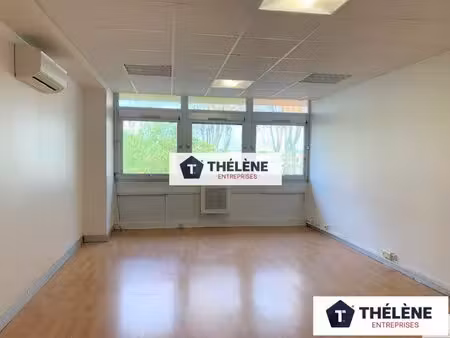 location local professionnel 236m² lattes 34970