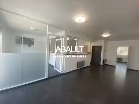 location local commercial 85m² leguevin 31490