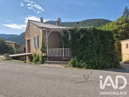 maison de village à sainte-colombe (05700)