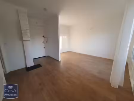appartement à louer 1 pièce 25 m² - fréjus (83) - 601€