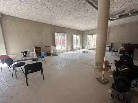 location local commercial 187m²