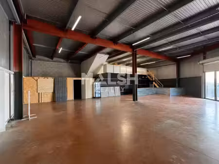 location local commercial 290m²
