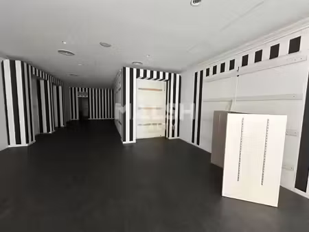 location local commercial 98m²
