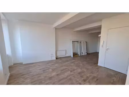 location appartement 3 pièces 62m² maringues 63350