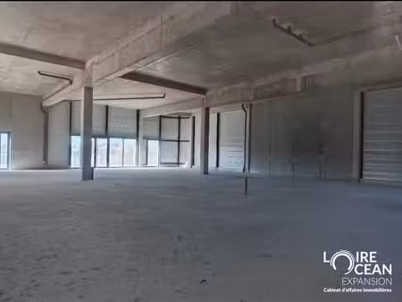 vente commerce pornic 44210 555m²