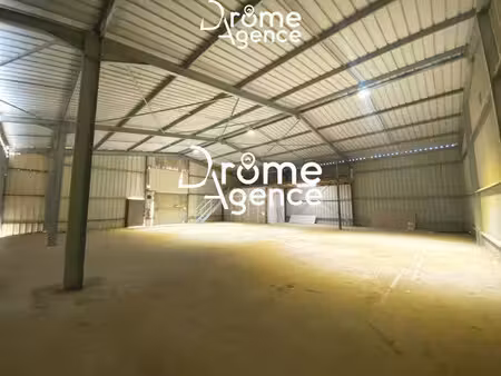 location local commercial 360m² beaumont les valence 26760