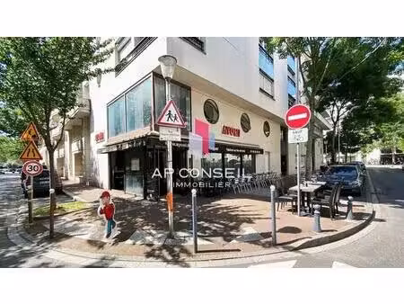 location commerce issy les moulineaux 92130 150m²