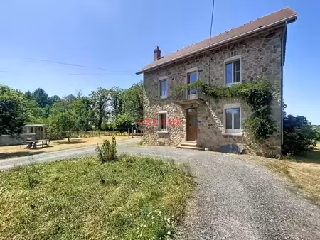 maison familiale avec 9000 m²