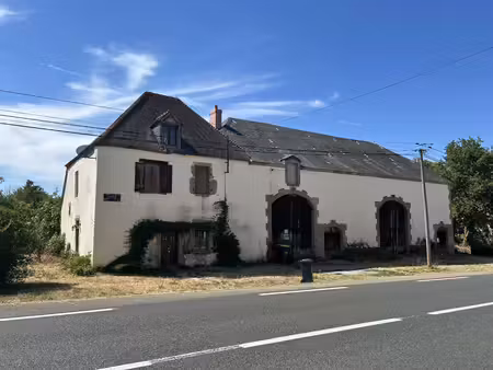 grande maison individuelle de caractère avec vaste grange