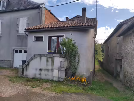 maison de bourg à fort potentiel - centre de piegut