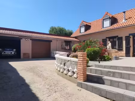 maison spacieuse sans vis-à-vis et possédant du cachet