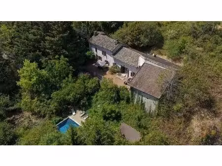 maison de caractere 231 m² avec piscine  dependances et plus d'un hectare de terrain a...