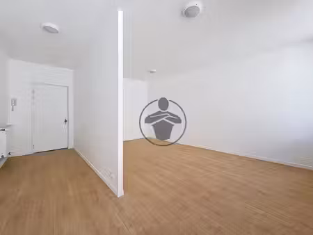 location appartement 1 pièces 43 m2 à saint-quentin