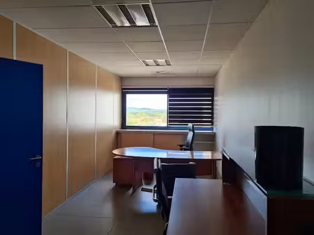 location locaux professionnels 0 pièces 42 m² à castries (34160)  900 €