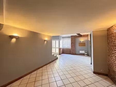 location locaux professionnels 2 pièces 70 m² à le cateau-cambrésis (59360)  550 €