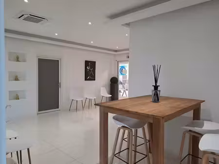 location locaux professionnels 10 pièces 162 m² à les abymes (97139)  4 600 €