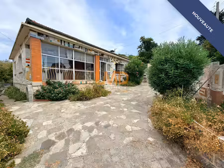maison à réinventer – 3 chambres  garage et terrain 420 m²