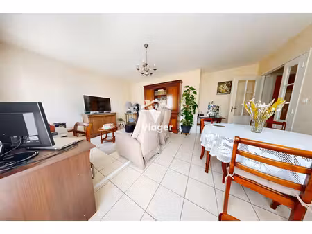 viager libre loué à angers - appartement 59 60 m² avec balcon et garage