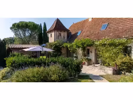 maison avec piscine et jardin assier (46)