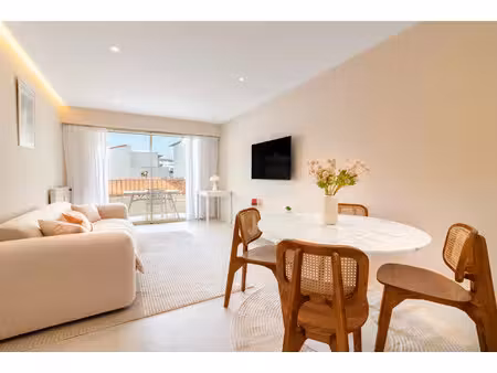 location appartement 2 pièces 55 m² à cannes (06400)