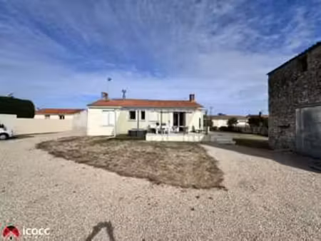 vente maison à grues (85580) : à vendre / 84m² grues
