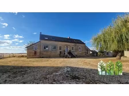 maison traditionnelle  intérieur contemporain et 1 3 hectare de