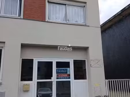 location bureaux et commerces à saint-lô (50000) : à louer / 239m² saint-lô